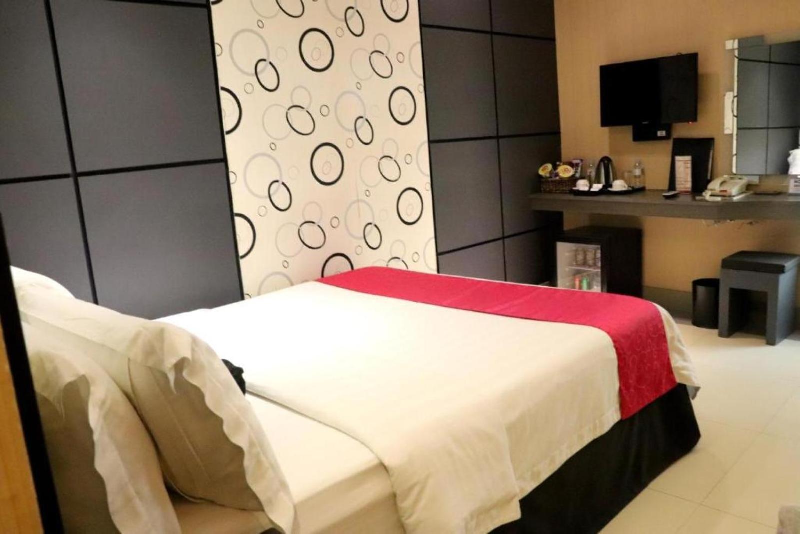 Eloisa Royal Suites Lapu-Lapu City Bagian luar foto