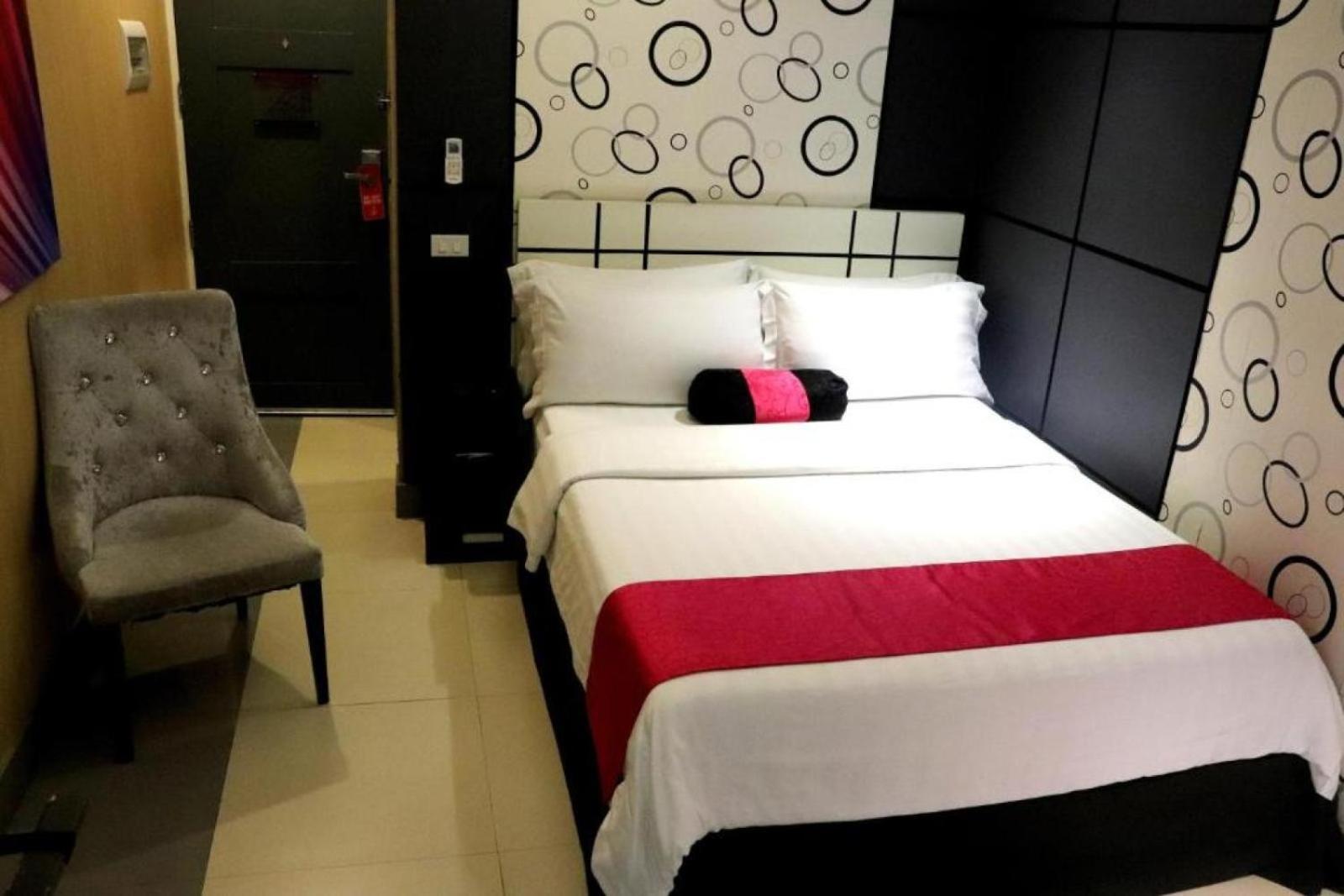 Eloisa Royal Suites Lapu-Lapu City Bagian luar foto