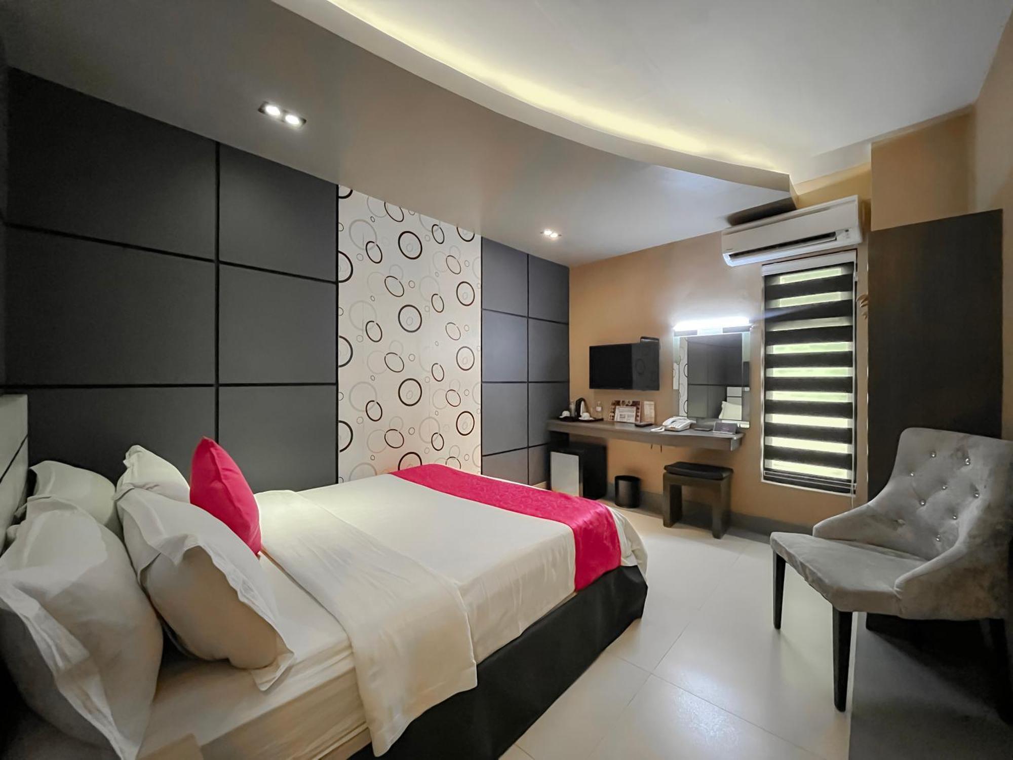 Eloisa Royal Suites Lapu-Lapu City Bagian luar foto